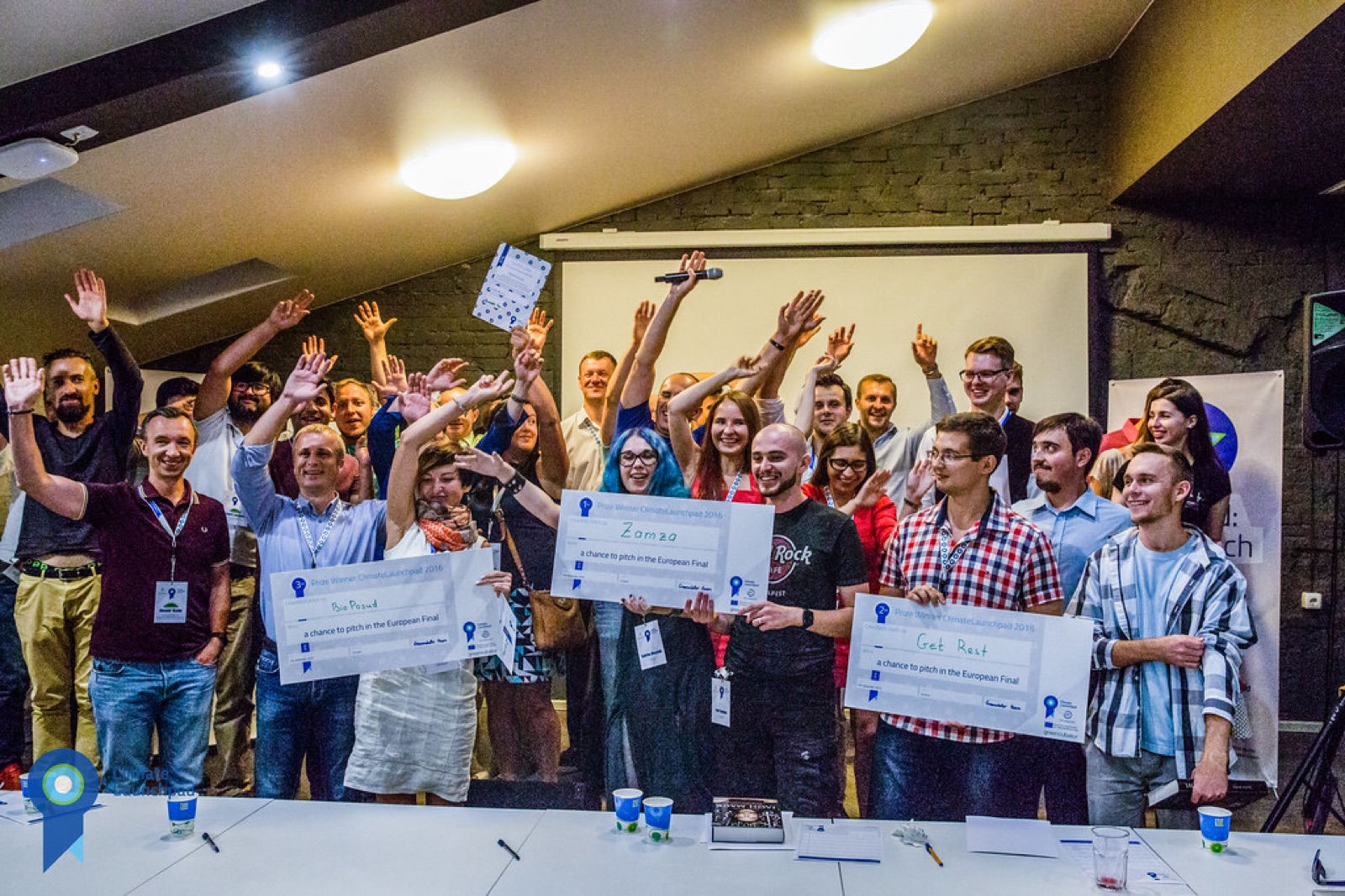 Переможці ClimateLaunchpad святкують